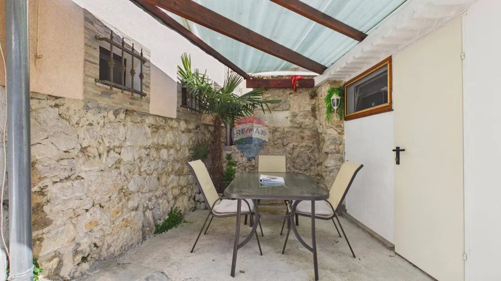 Terrass - Apartment with Terrace in Njivice, Omišalj