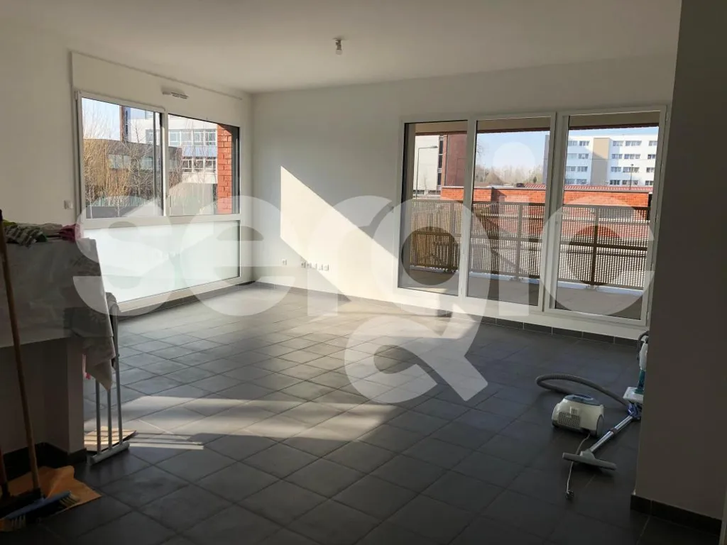 Pièces - Appartement Type 3 avec Balcon près de Lille
