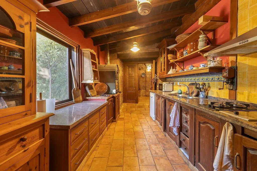 Cuisine - Chalet with Pool and Terrace in Nívar