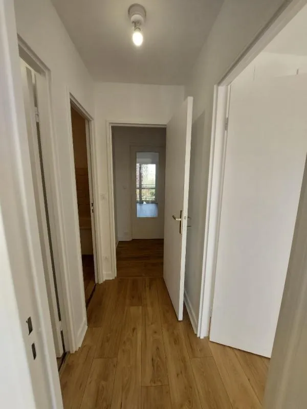 Esik - Refurbished Flat with Balcony in Créteil