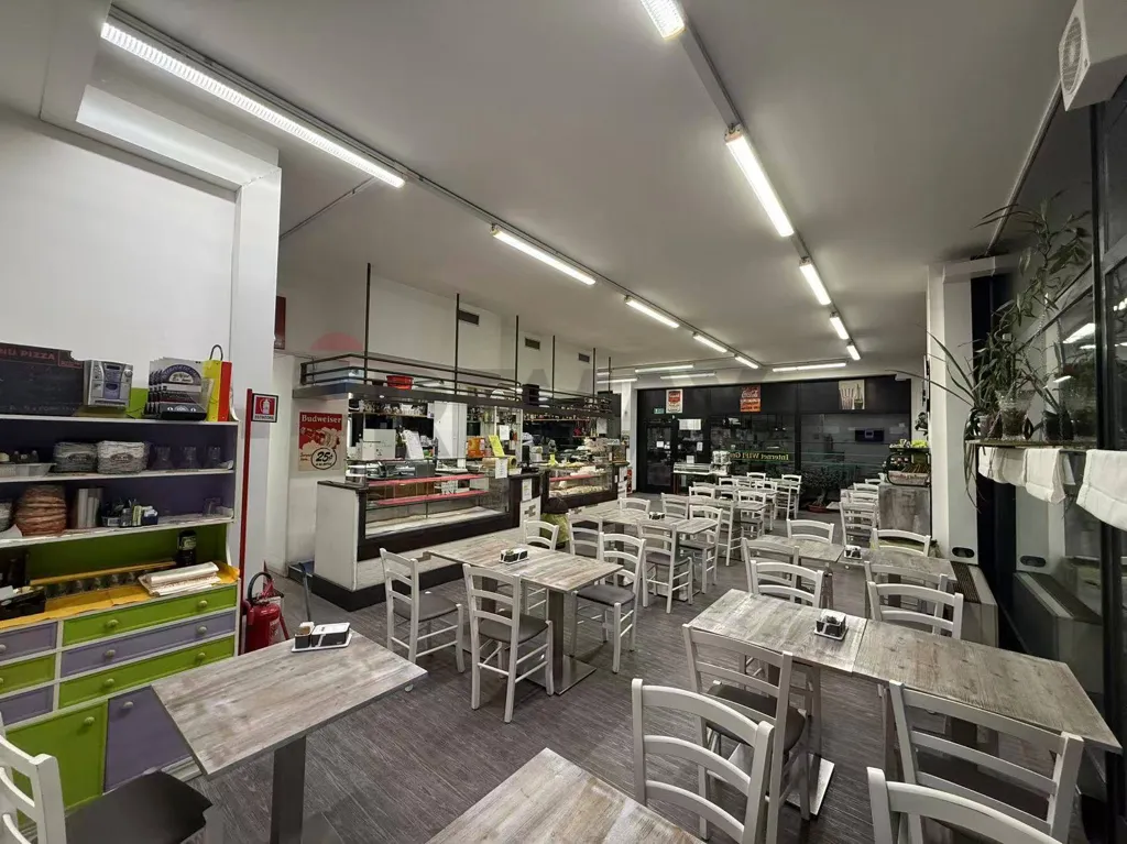 Sala da pranzo - Established Bar in Industrial Zone, Padova