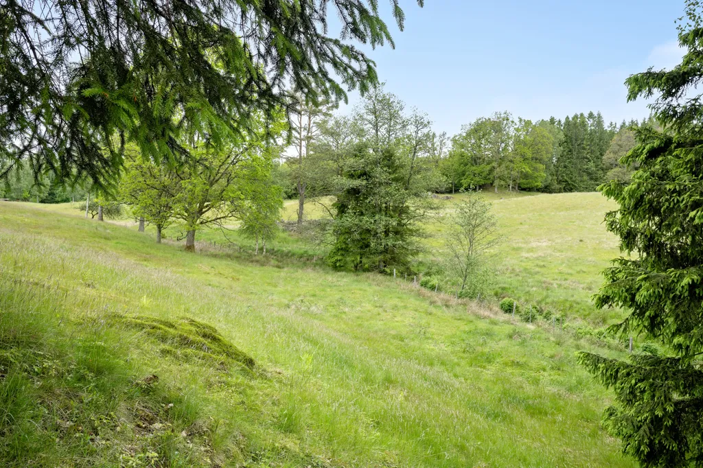 Jardin - Villa with Workshop in Idyllic Setting