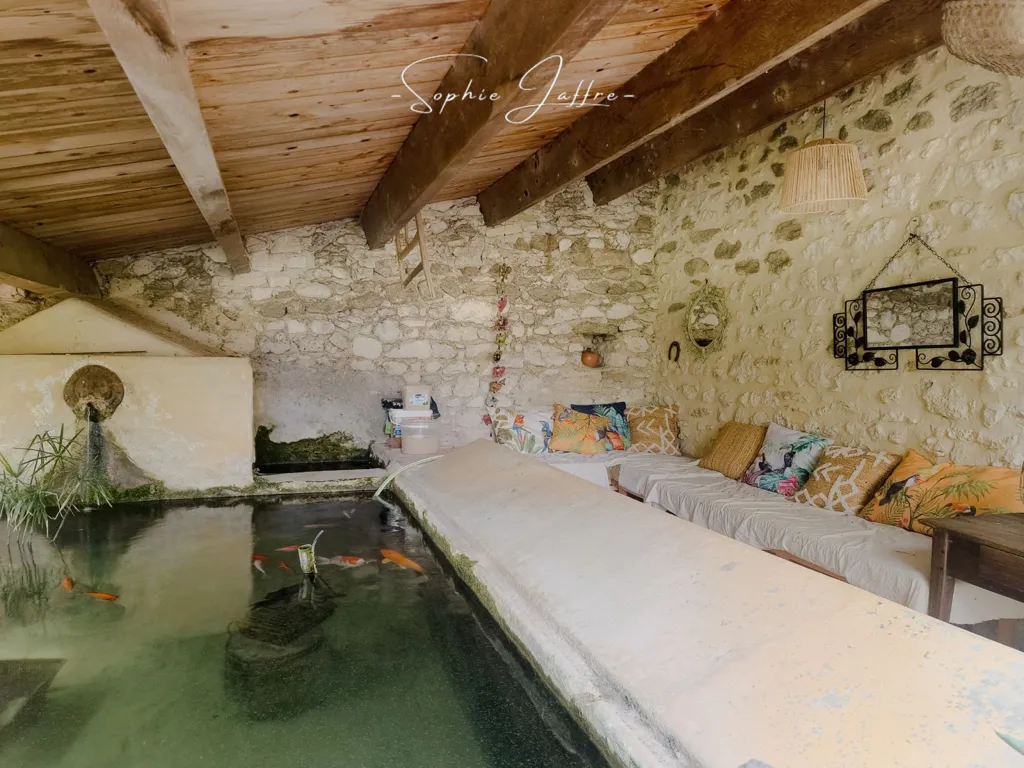 Bassein - Restored 18th-Century Farmhouse with Pool in Réauville