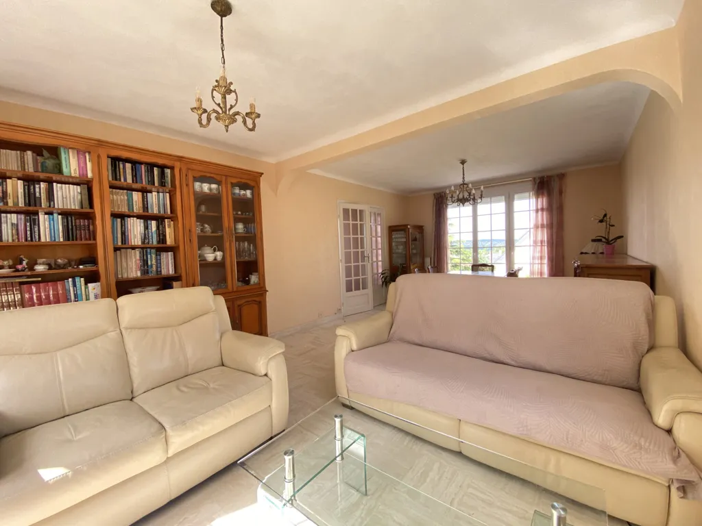 Elutuba - House with Garden and Basement in Saumur