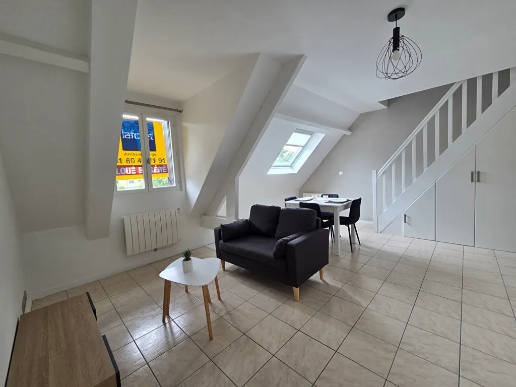 Soggiorno - Meubled 2-Bedroom Apartment in Arpajon