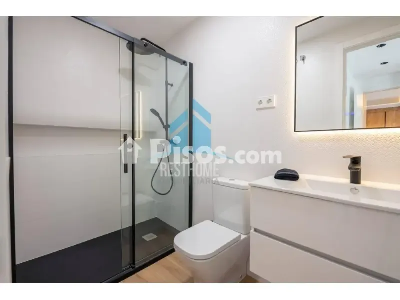 Salles de bain - Fully Furnished Flat with Balconies in Goya