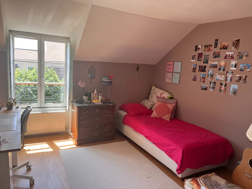 Chambres - Maison Familiale avec Jardin au Centre de Verneuil