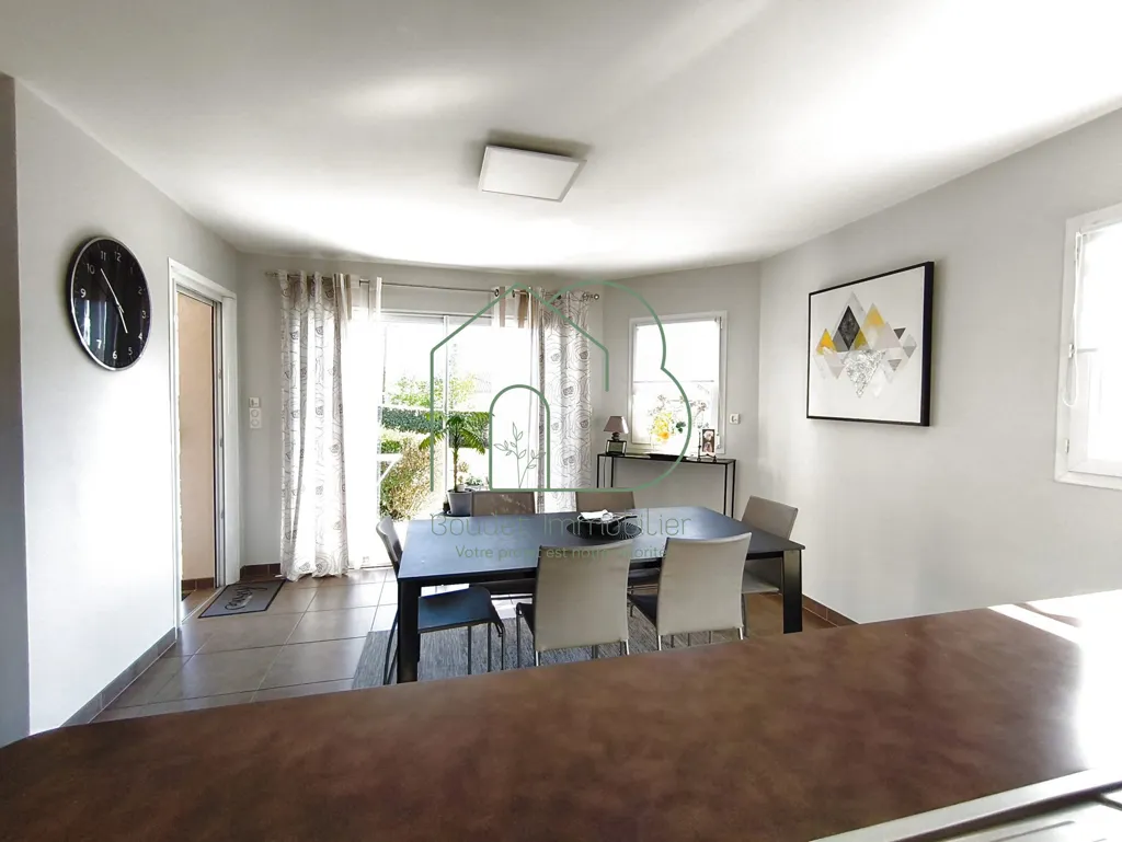 Salle à manger - Maison Contemporaine avec Piscine à Flagnac