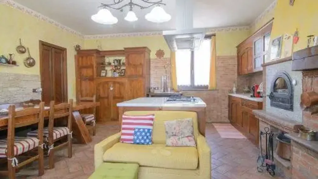Söögituba - Rustic Villa with Garden near Mortara