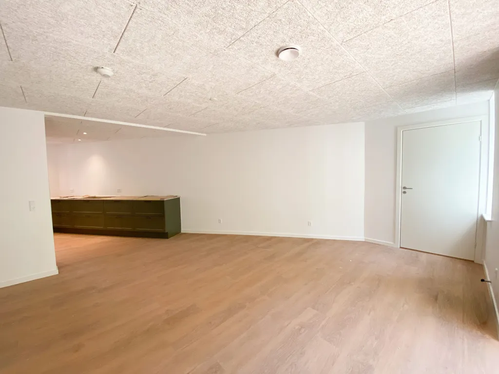 Pièces - Renovated 2-Bedroom Flat with Balcony in Aalborg