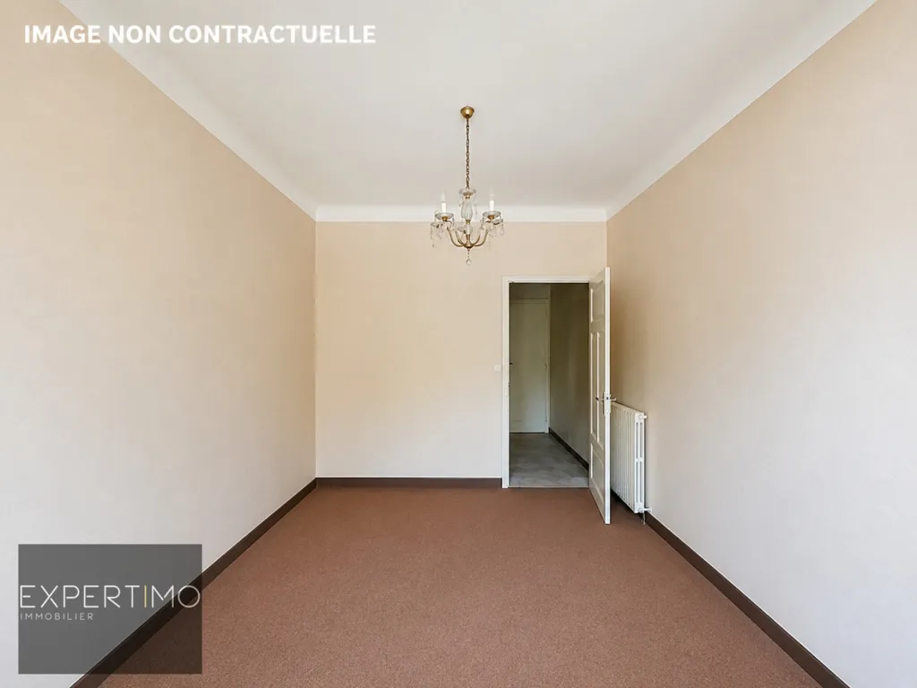 Pièces - Maison avec Garage et Stationnements à Vivier-Pont