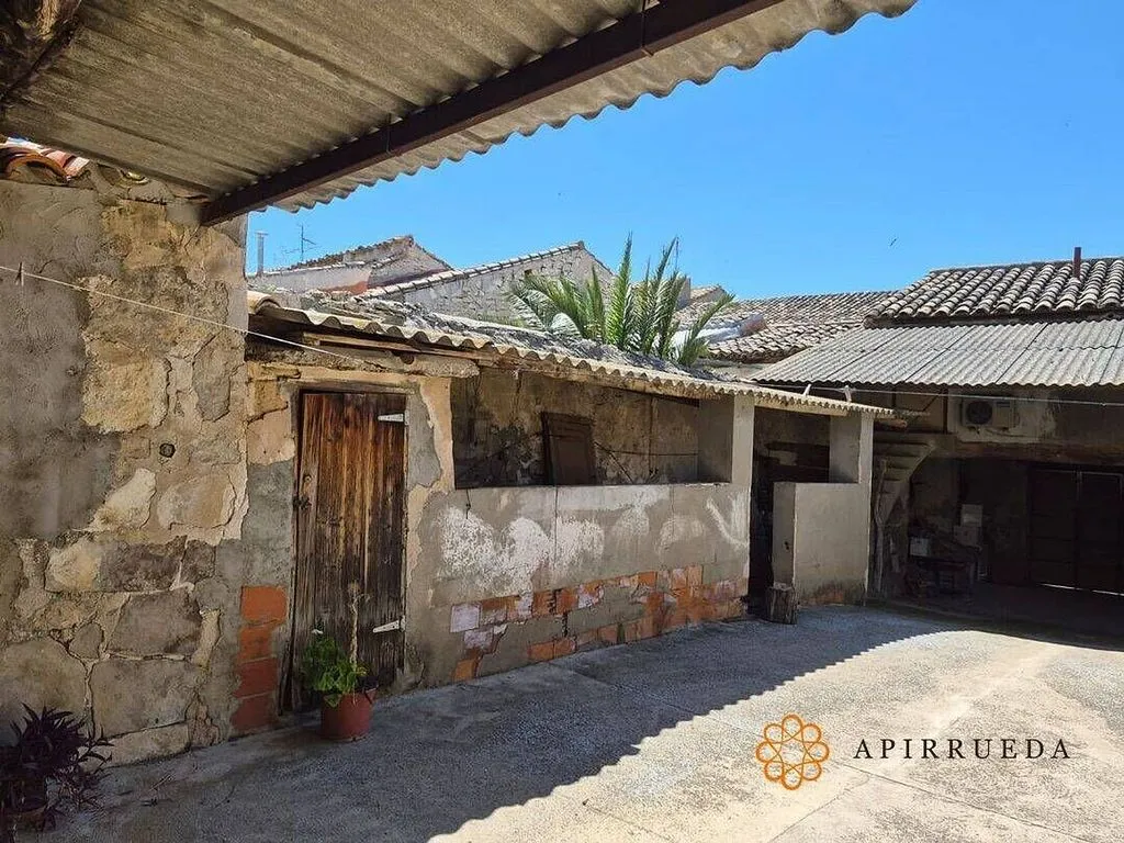 Jardin - Traditional Chalet with Balcón in Alborge