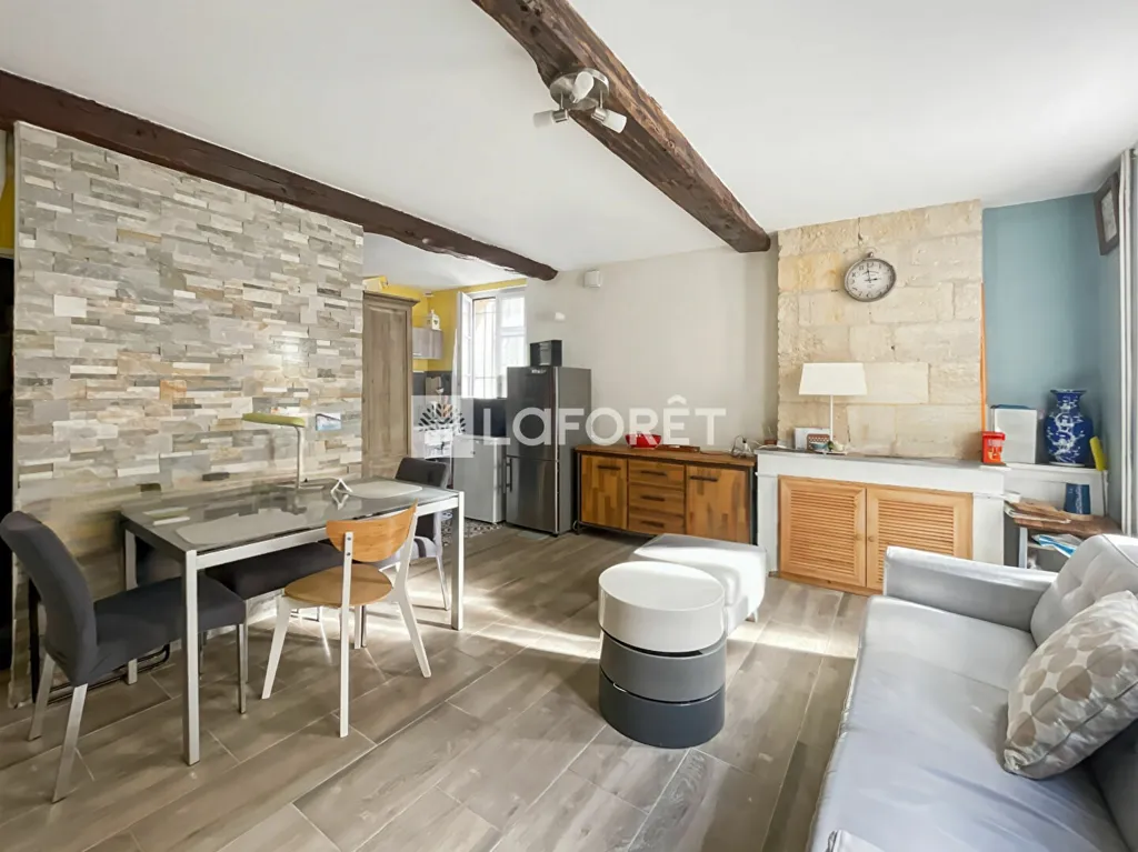 Séjour - Maison de Ville avec Emplacement Central à Libourne