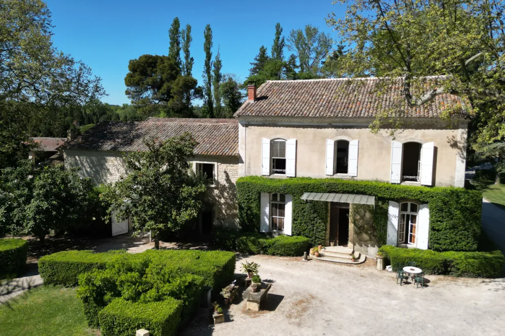 Vue aérienne - Maison historique avec vignoble à Beaumes-de-Venise