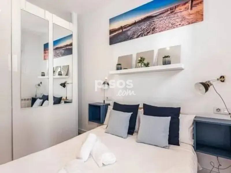 Chambres - Reformed Flat with South-West View in Chamberí