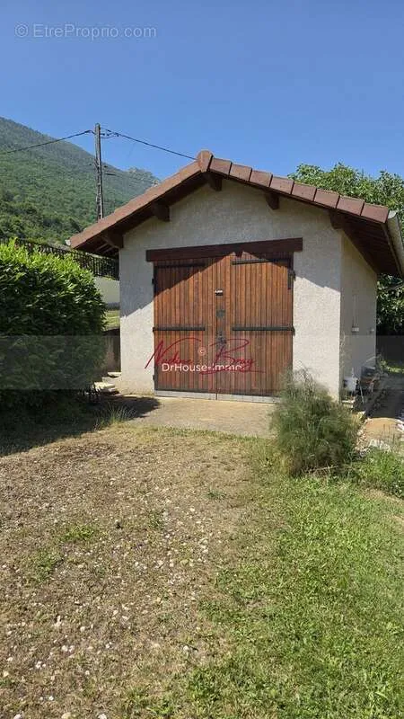 Välivaade - Constructible Plot with Lake View in Le Bourget-du-Lac