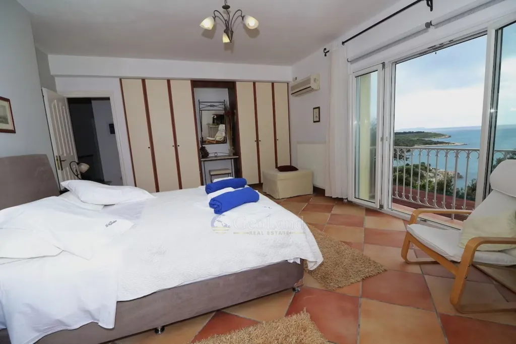 Magamistoad - Beachfront Villa with Private Beach in Corfu