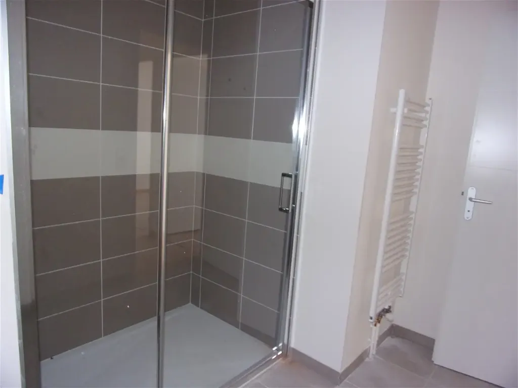 Vannitoad - 3-Bedroom Apartment with Balcony in Vernon