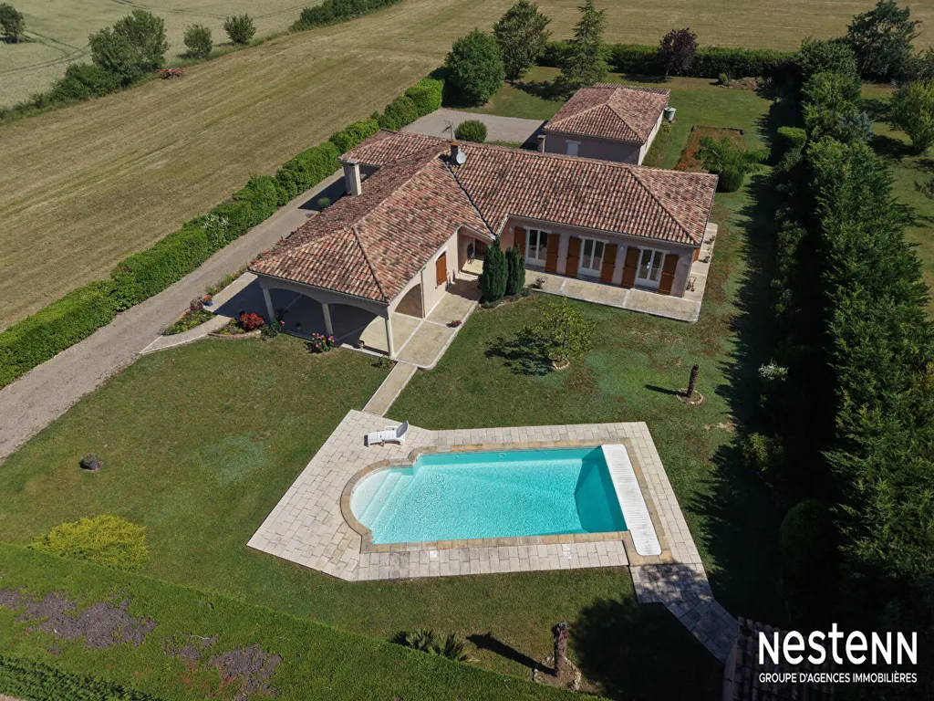 Vista aerea - Contemporary House with Pool in Condom