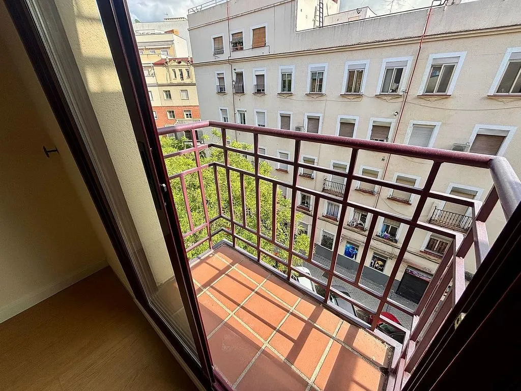 Rõdu - Modern Flat with Balcony in Arganzuela, Madrid