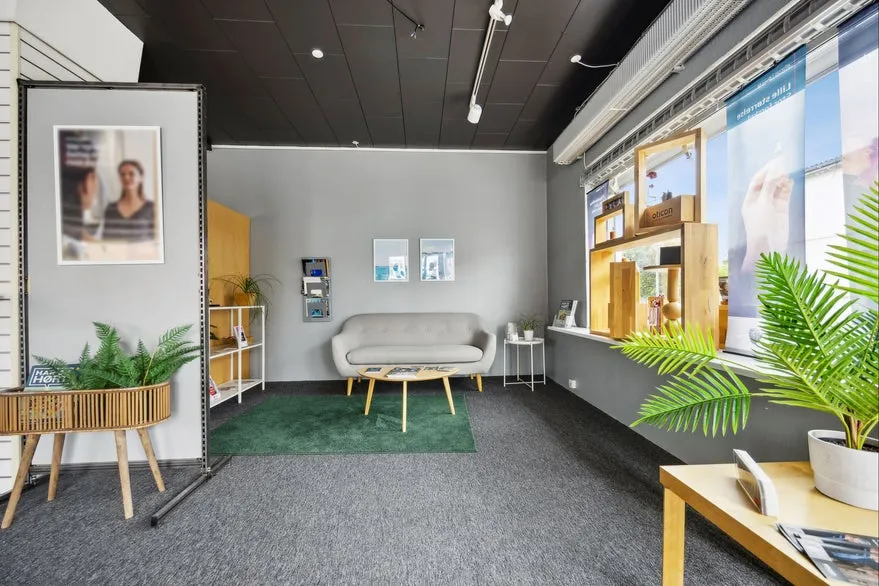 Bureau - Mixed-Use Property with Central Location in Dronninglund