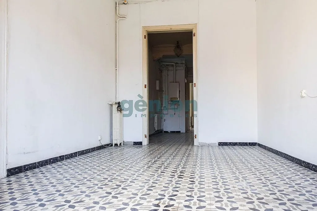 Toad - Historic Flat with Balcony in Girona Centre