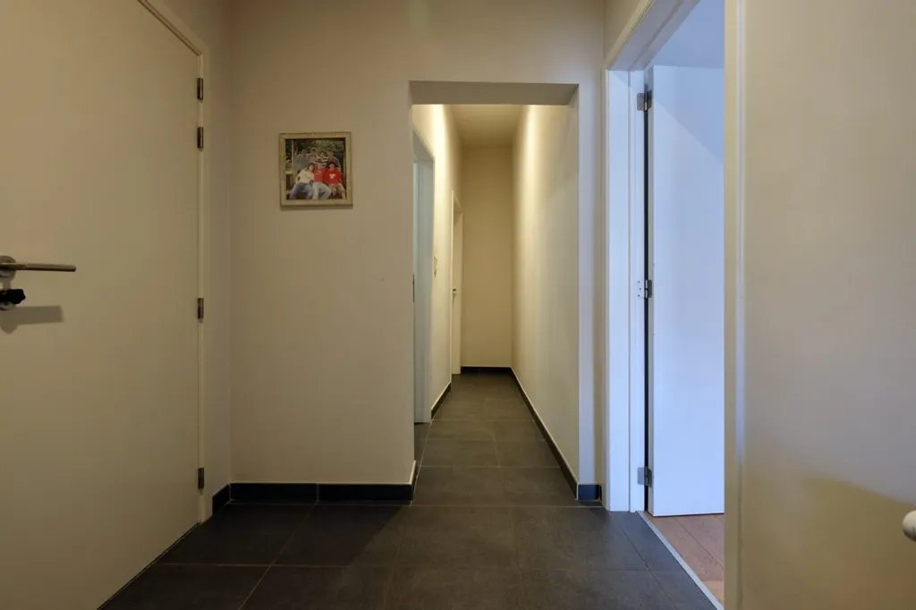 hallway_entrance