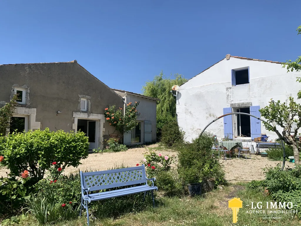 Jardin - Propriété Charentaise avec Vue sur l'Estuaire à Arces