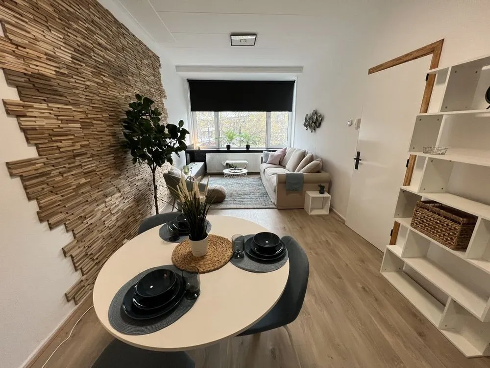 Salle à manger - Gemeubled 2-Bed Apartment with Balcony in Schiedam