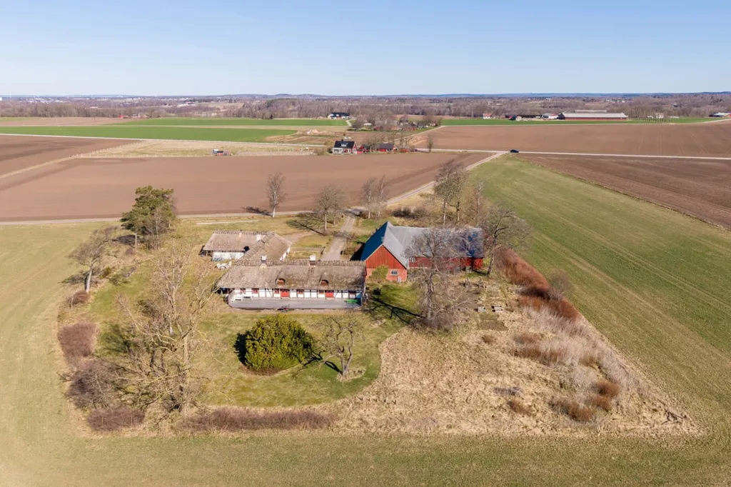 Õhuvaade - Historic Cross-Vaulted Farmhouse with Restaurant in Halland