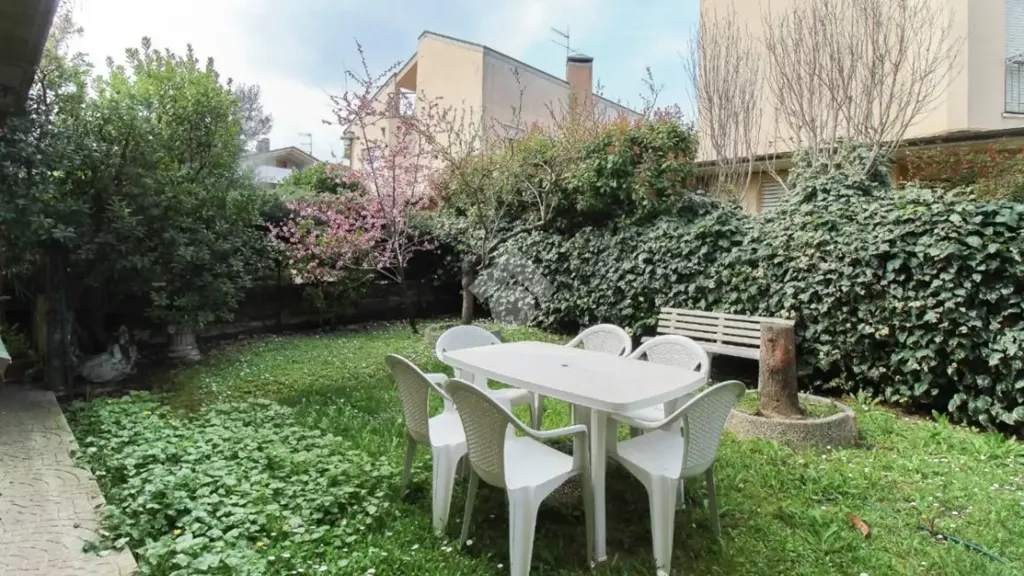Aed - Semi-detached Villa with Private Courtyard in Città Sant'Angelo