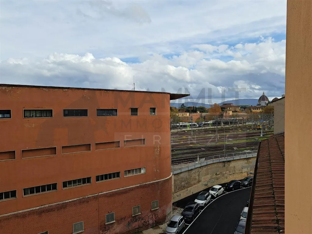 Balcon - 4-Bed Apartment with Balcony in Florence