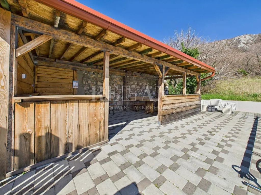 Terrass - Traditional House with Pool in Bribir