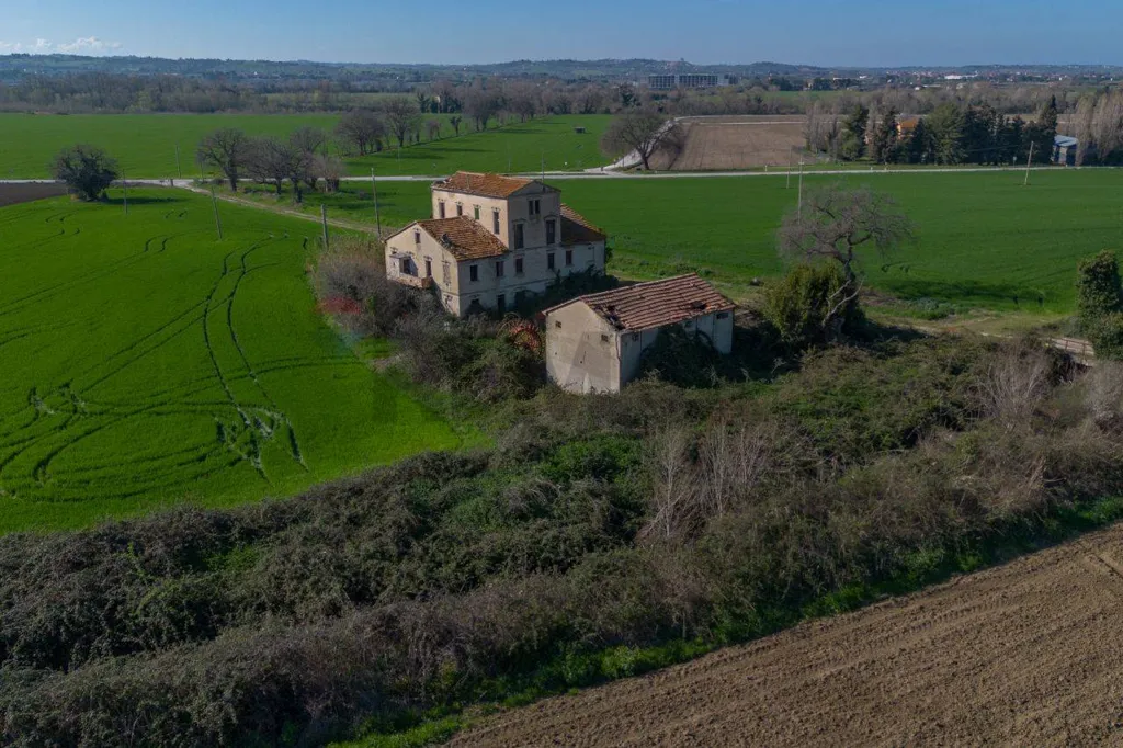 Õhuvaade - Rustico with Garden in La Chiusa, Jesi