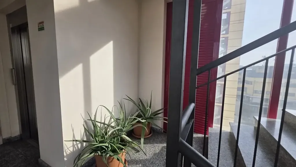 Pièces - Modern Apartment with Panoramic Balcony in Milan