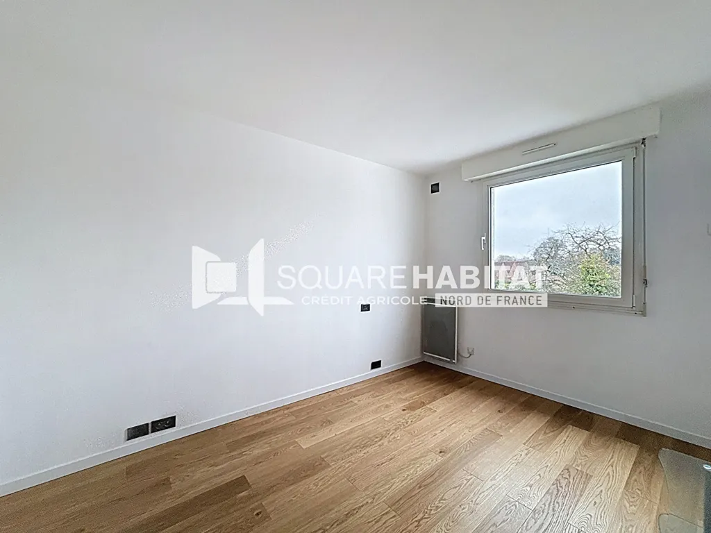Toad - Charming 3-Bed Flat with Veranda in Ronchin