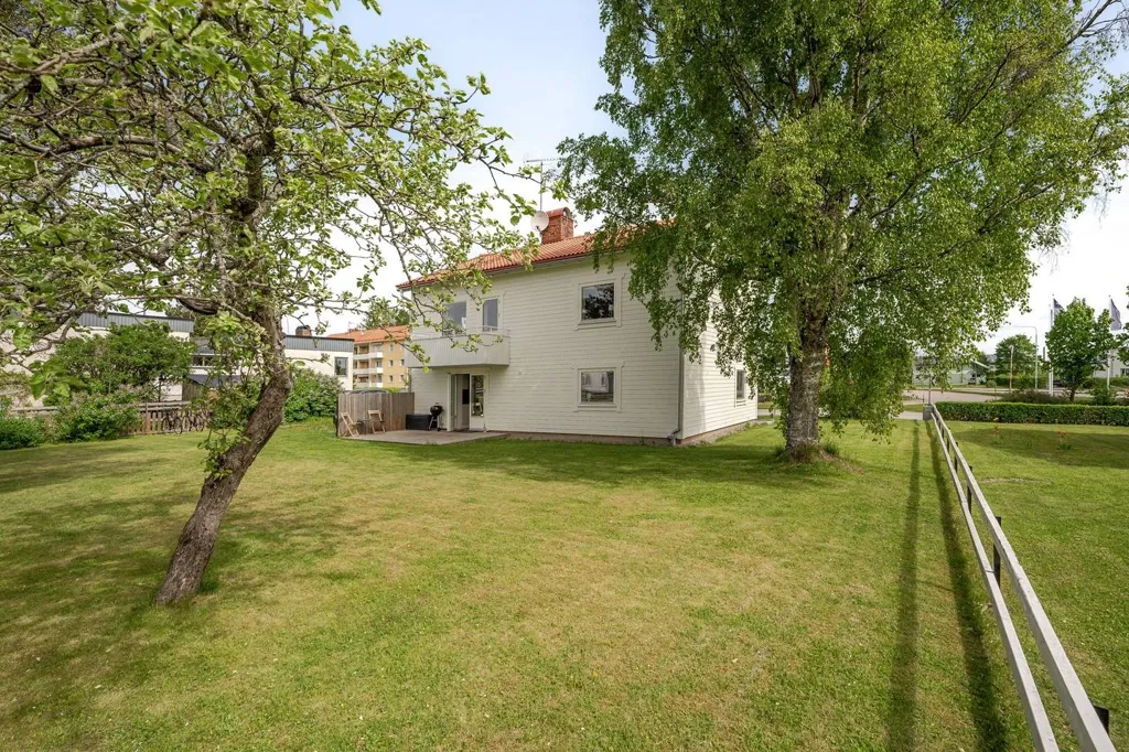 Aed - Duplex House with Garden in Tierp