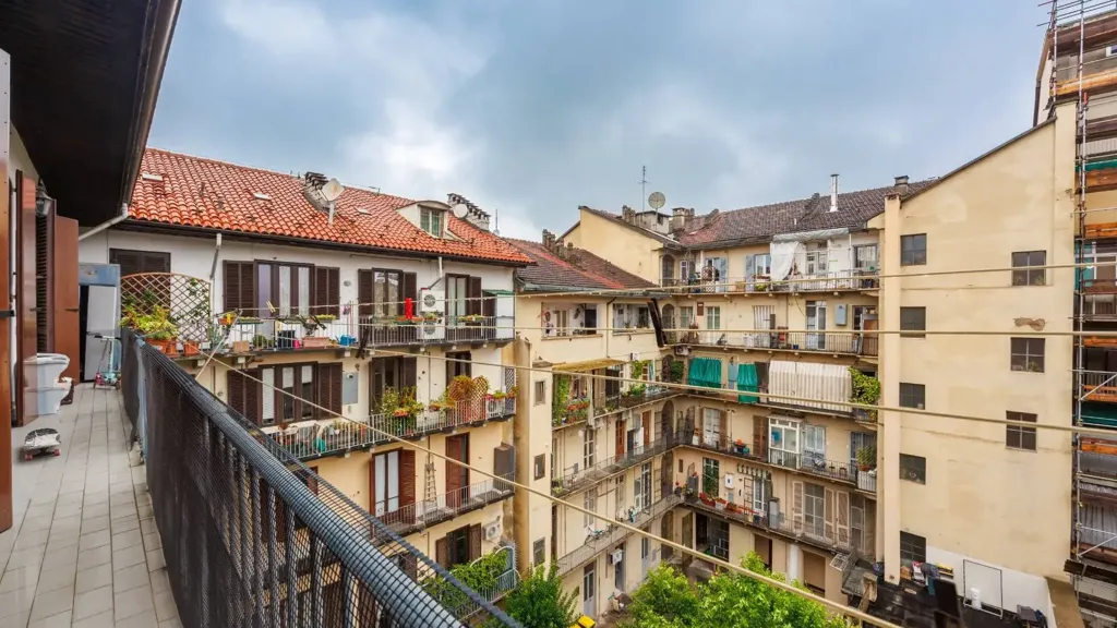 Balcon - Period Apartment with Balcony in Turin