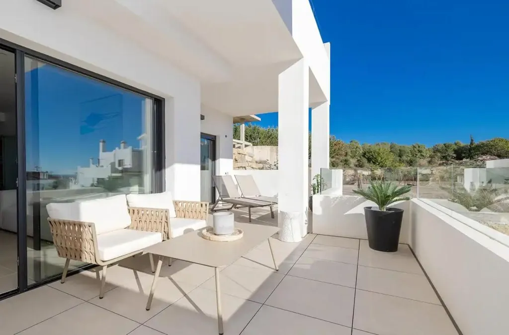 Terrass - Apartment with Pool in Casares Costa Golf