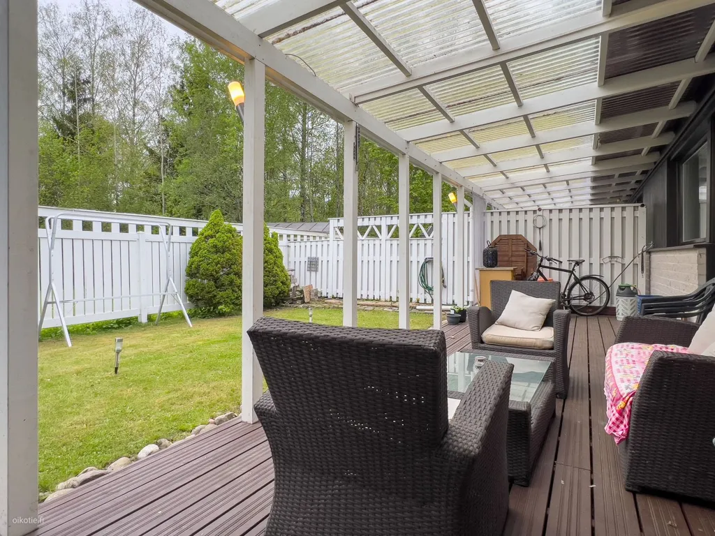 Terrass - Modernised Apartment with Balcony in Simonlaakso