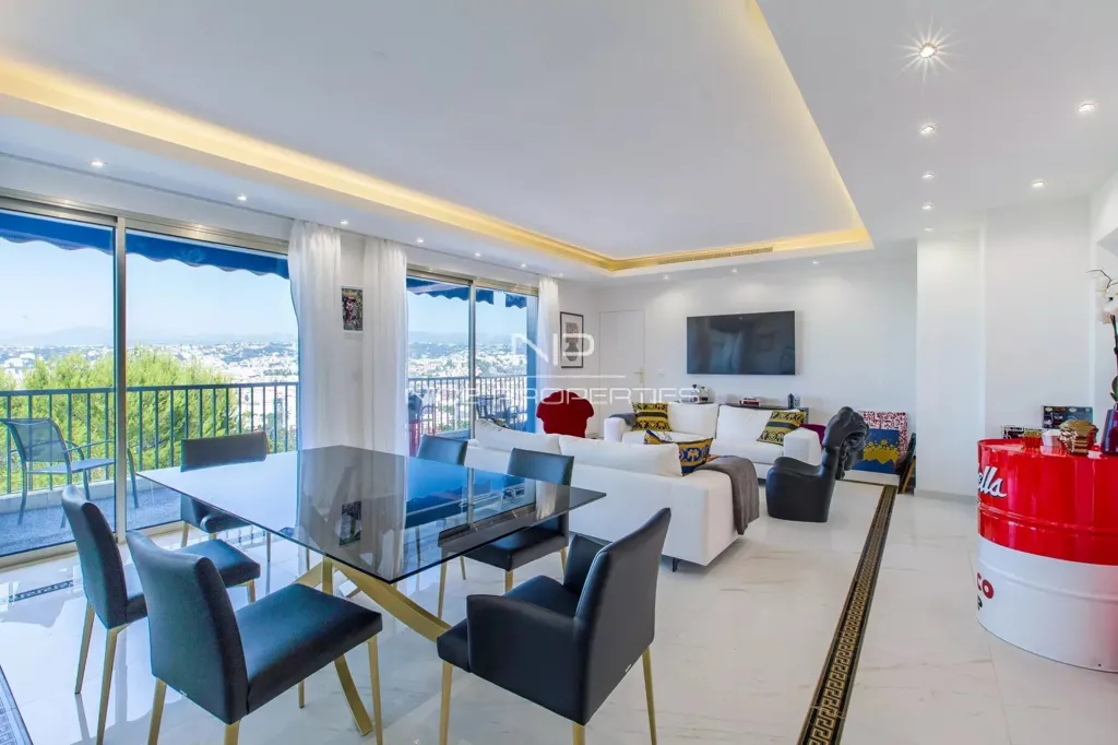 Salle à manger - Appartement Luxueux avec Vue Panoramique Mer à Nice Mont Boron
