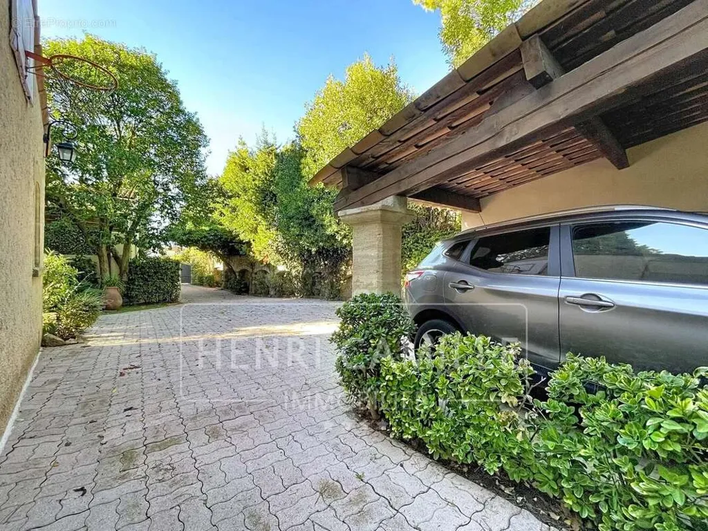 Välivaade - Spacious Villa with Pool near Cannes Centre