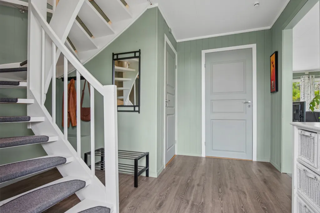 Entrée - Modernised Terraced House with Mjøsa View in Gjøvik