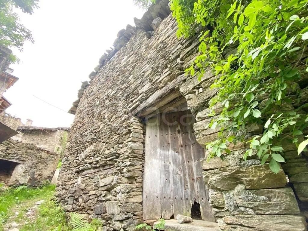 Rustic Property with Terrace in Sampeyre
