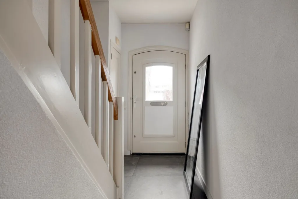 Esik - Two-Storey House with Serre in Ospel