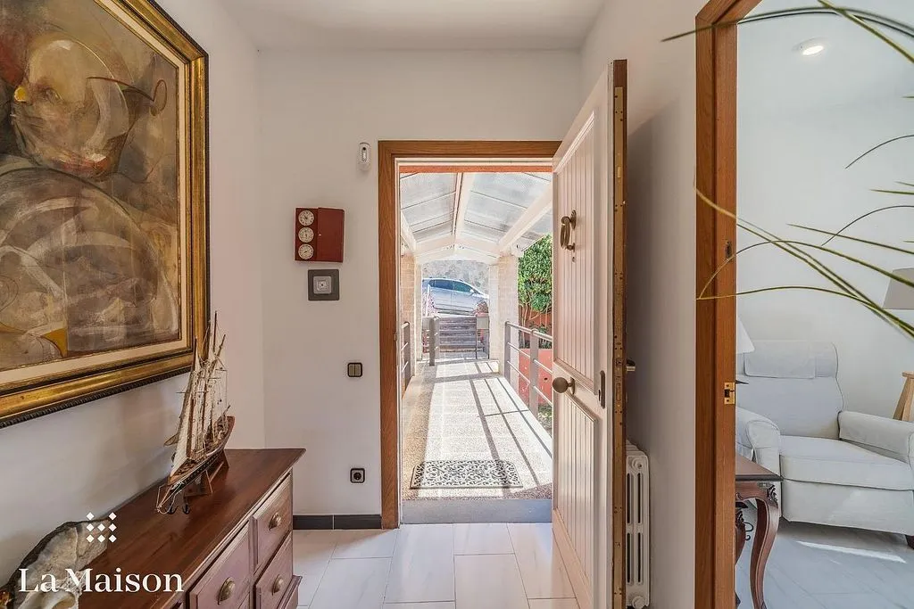 Hallway - Luxury House with Pool in Arenys de Munt