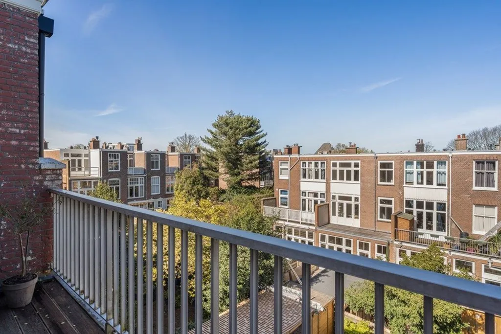 Balcon - Mansion with Garden in The Hague's Statenkwartier