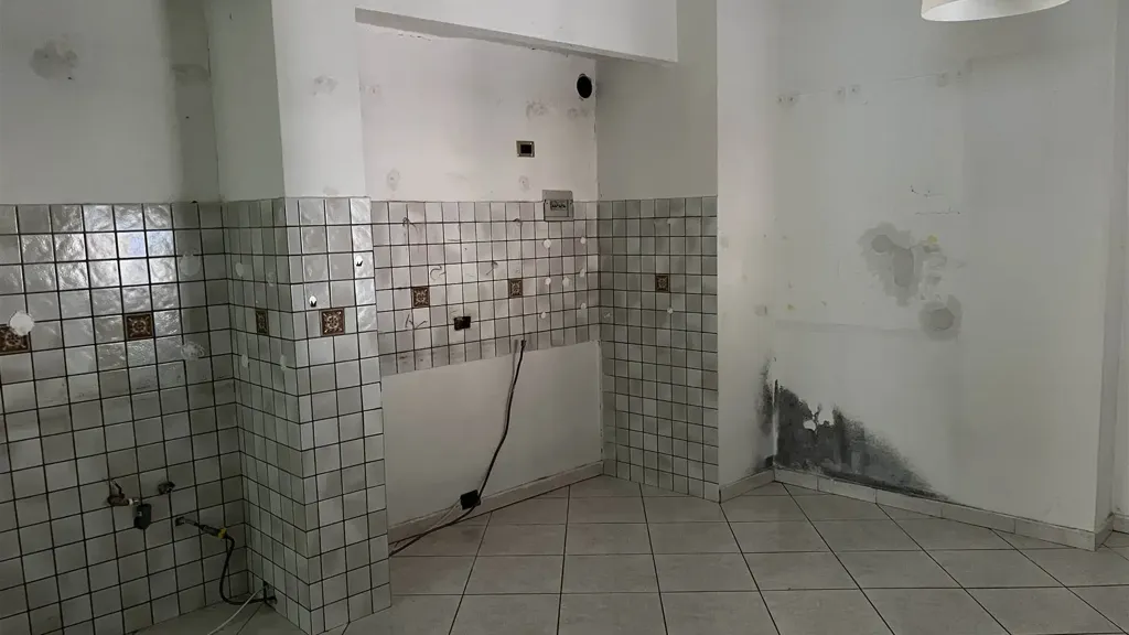 Salles de bain - Trilocale with Private Staircase in Vigevano