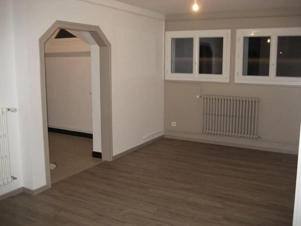 Pièces - Appartement T3 avec Parking en Centre-Ville de Guéret