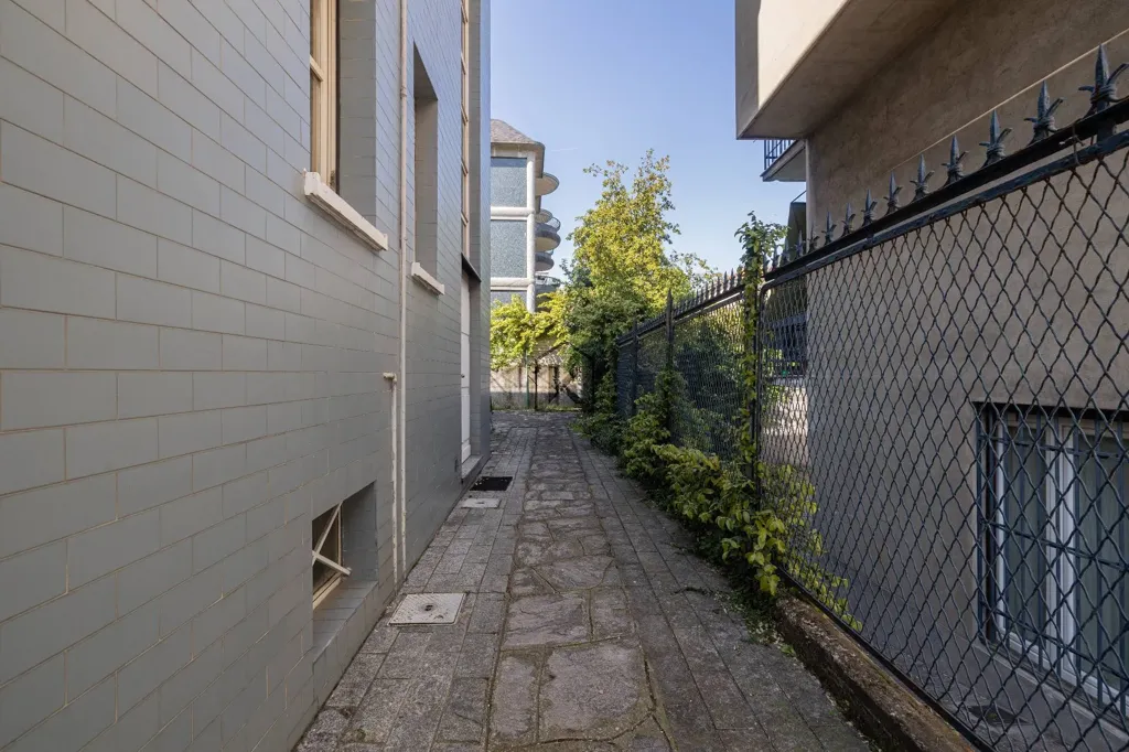 Exterior - Luxury Villa with Private Garden in Milan